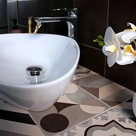 La Casa Di Ale Bed and Breakfast 3*