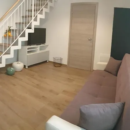 La Casa Di Ale 住宿加早餐酒店 3*