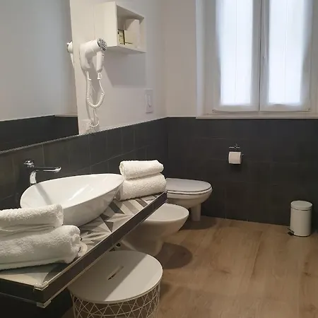 La Casa Di Ale 住宿加早餐酒店 维罗纳