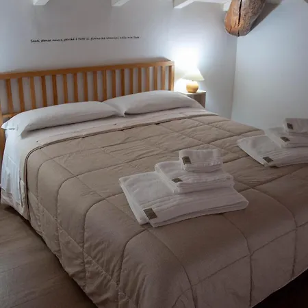 La Casa Di Ale 住宿加早餐酒店 3*